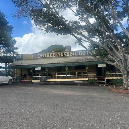Gundy Pub & Caravan Park Gundiah Buitenkant foto