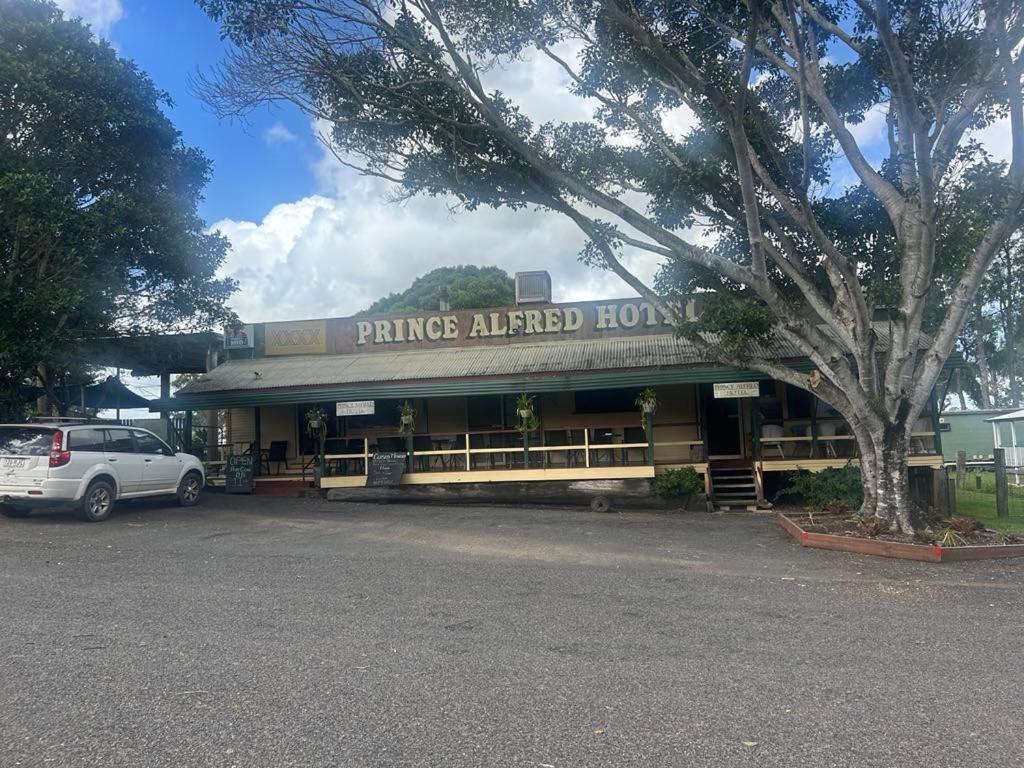 Gundy Pub & Caravan Park Gundiah Buitenkant foto