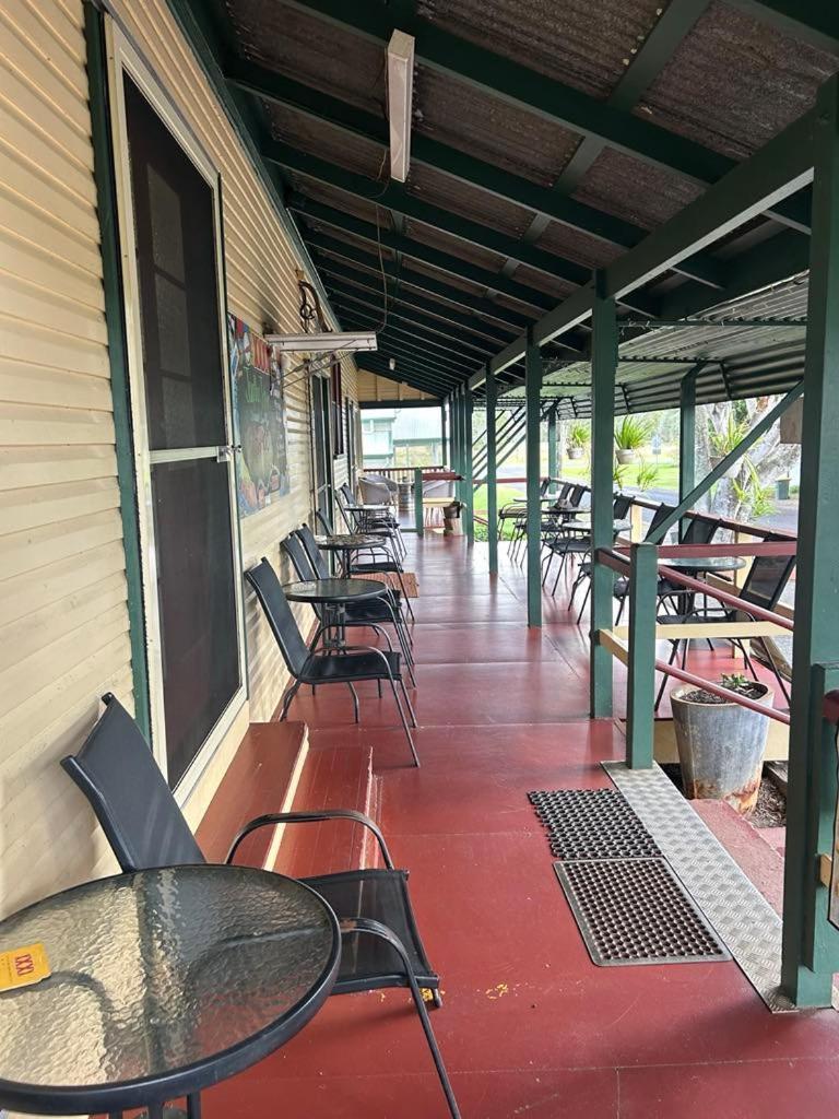 Gundy Pub & Caravan Park Gundiah Buitenkant foto